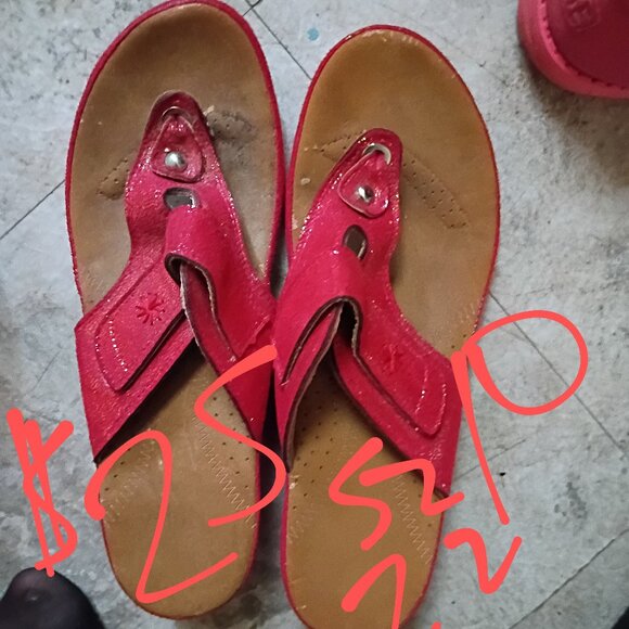 Garage sale - Picture 1 of 16